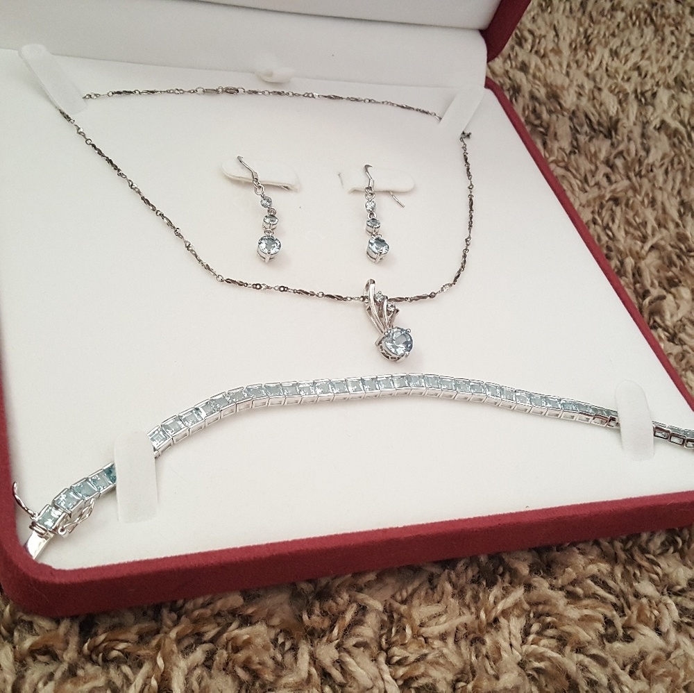 😍 ♡ Brand New Sterling Silver Jewelry Set (NIB) ♡